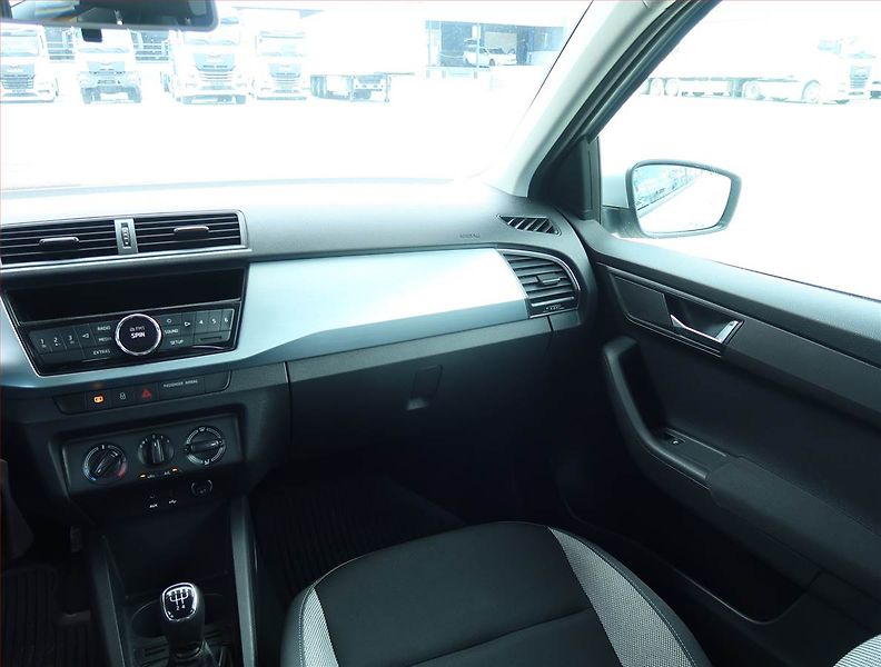 Škoda Fabia (2016) 1.2 TSI - fotka 8 z 15