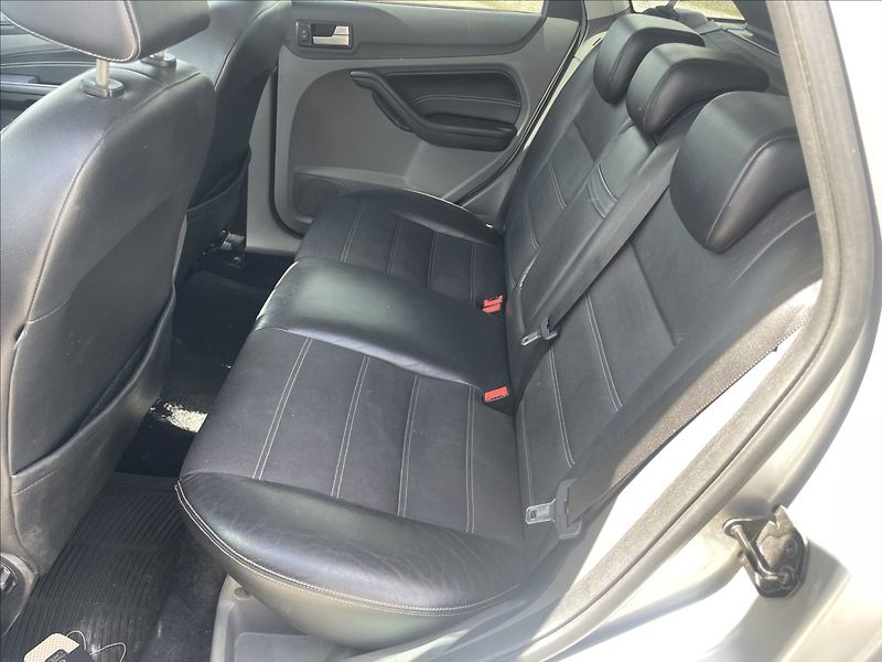 Ford Focus 1,8 i 16V 92kw LPG Titanium - fotka 8 z 29