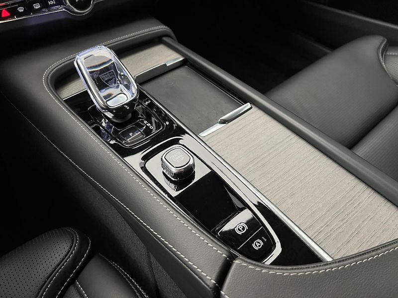 Volvo S90 B5 AWD ULTIMATE BRIGHT AUT - fotka 29 z 47