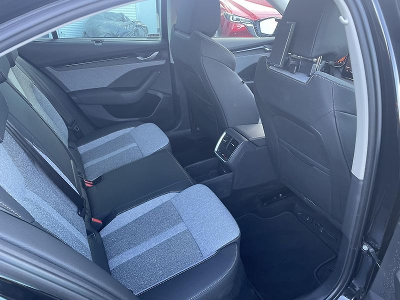 Škoda Octavia 1.5TSi Top Selection - fotka 6 z 26