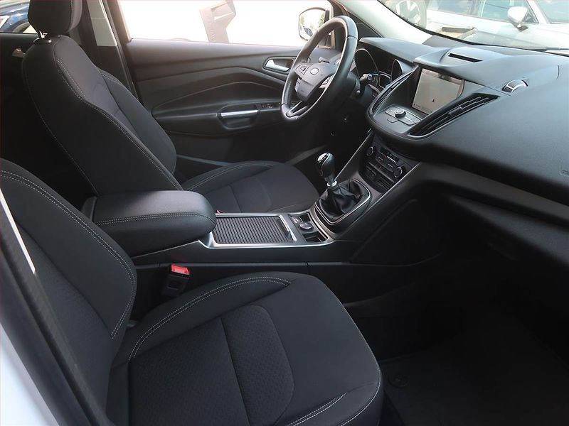 Ford Kuga (2019) 1.5 TDCi, Serv.kniha, Navi - fotka 9 z 17