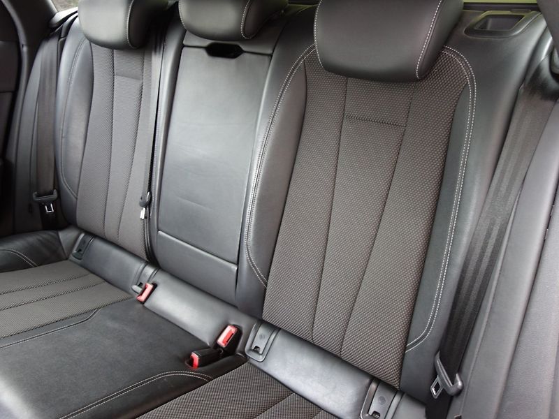 Audi A4 (2016) 2.0TDI 140kW QUATTRO -NEZ.TOP! - fotka 31 z 43