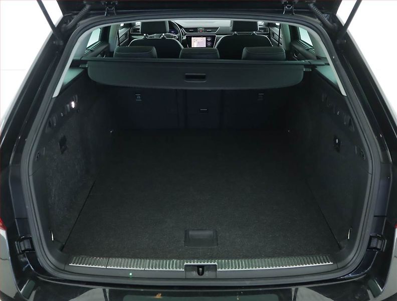 Škoda Superb (2019) 1.5 TSI - fotka 14 z 19