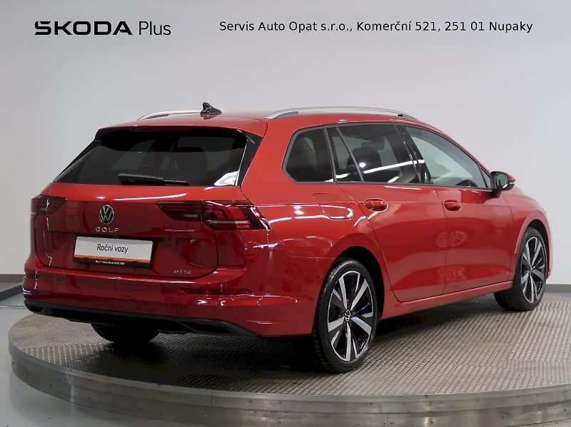 Volkswagen Golf (2025) LIFE 1.5TSI 110KW DSG - fotka 2 z 38