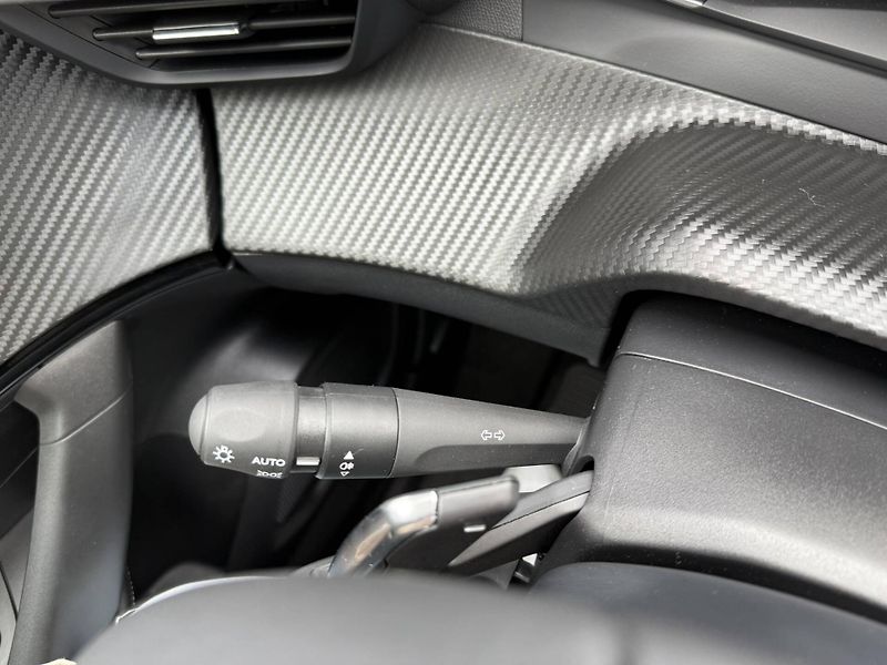 Peugeot 2008 (2026) ALLURE Hybrid  1,2 145 e-DCS6 - fotka 16 z 22
