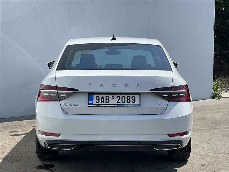 Škoda Superb 2,0 DSG 4x4 L&K LEDmatrix+360° - fotka 24 z 25