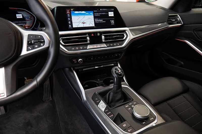 BMW Řada 3 d Touring Manuál - fotka 12 z 21