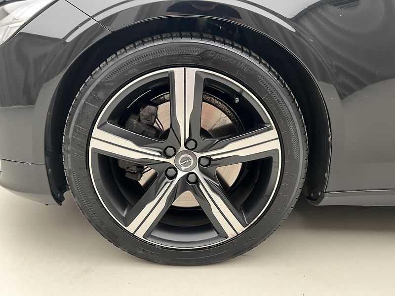 Volvo S90 D5 AWD R-DESIGN AUT - fotka 13 z 41