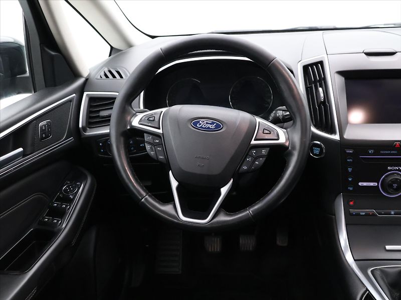 Ford S-MAX 2.0 TDCI 110kW Titanium 7-Míst - fotka 15 z 31