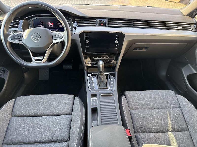 Volkswagen Passat (2023) Variant 2.0 TDI 4x4 DSG Busine - fotka 5 z 34