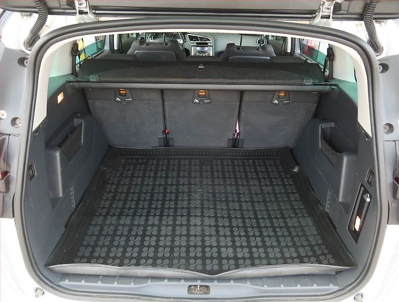 Peugeot 5008 (2013) 1.6 HDi, Tempomat - fotka 13 z 19