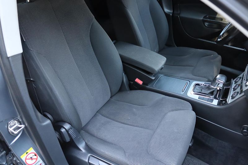 Volkswagen Passat VARIANT 2.0TDI DSG 103kW - fotka 49 z 50