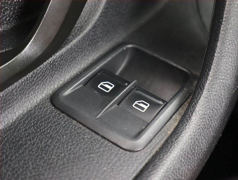 Škoda Fabia (2010) Ambition 1.2 TSI, oblíbený vůz - fotka 17 z 18