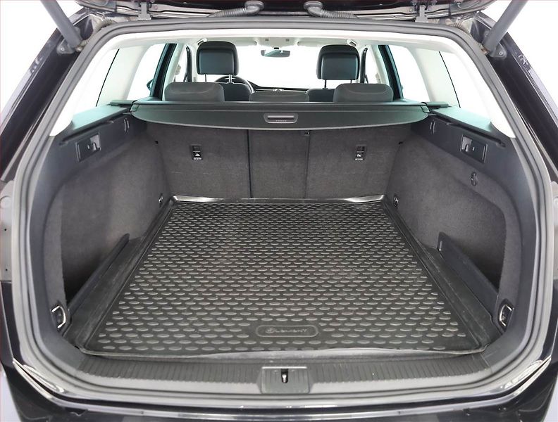 Volkswagen Passat (2015) Comfortline 2.0 TDI, Automat - fotka 16 z 17