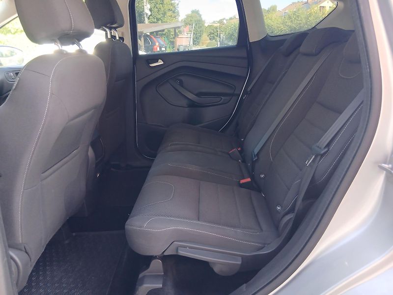 Ford Kuga 1.6i - fotka 11 z 36