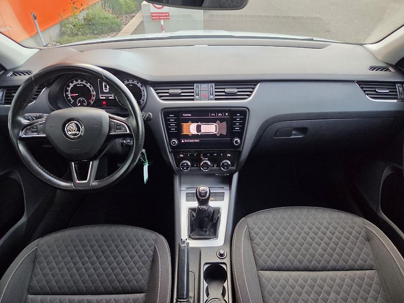 Škoda Octavia (2017) 1.6 TDI SERVISNÍ KNÍŽKA - fotka 5 z 8
