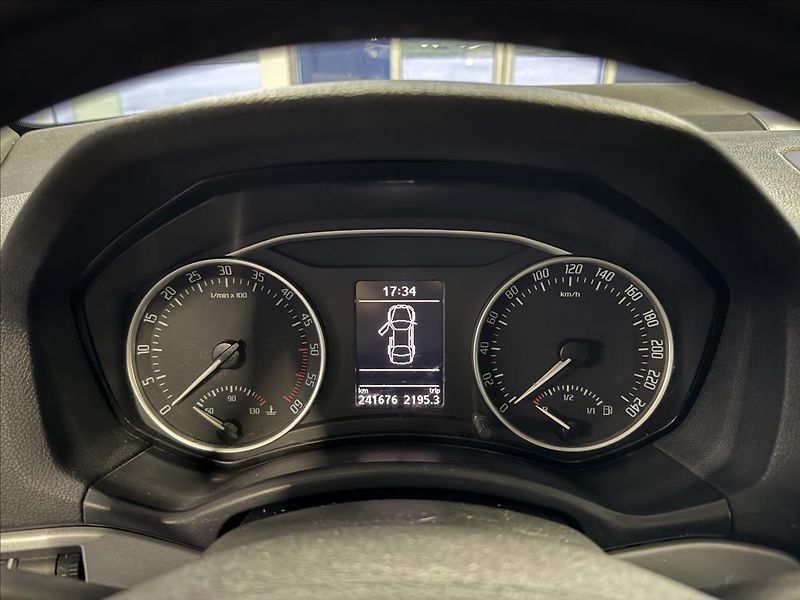 Škoda Octavia 1,6   ČR, SERVISNÍ KNÍŽKA - fotka 9 z 17