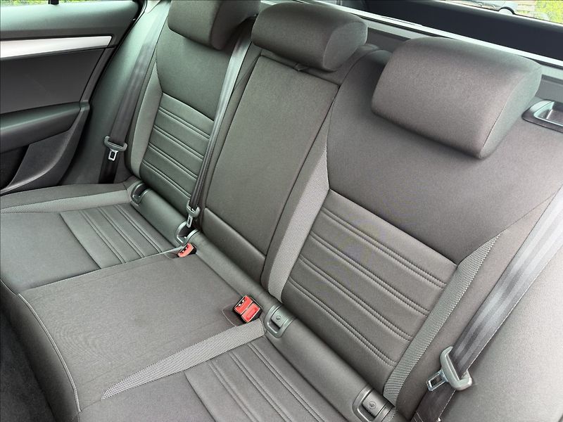 Škoda Octavia III 1.6 TDI Ambition - fotka 15 z 19