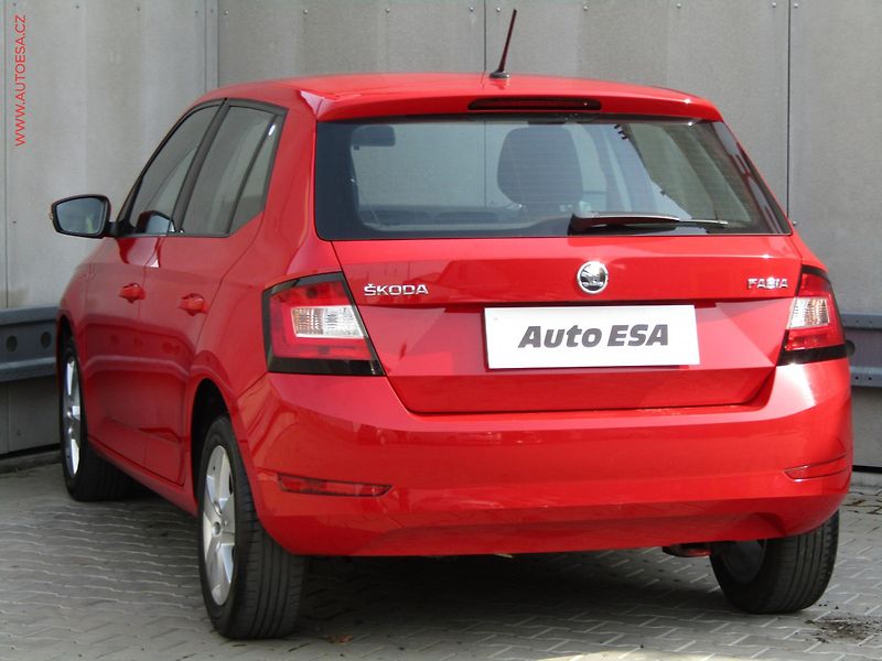 Škoda Fabia (2018) 1.0 TSi, ČR, AC, temp - fotka 6 z 19