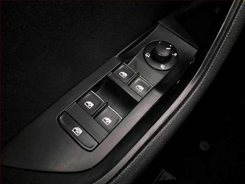 Škoda Superb (2017) 2.0 TDI, Automat, Navi - fotka 19 z 21