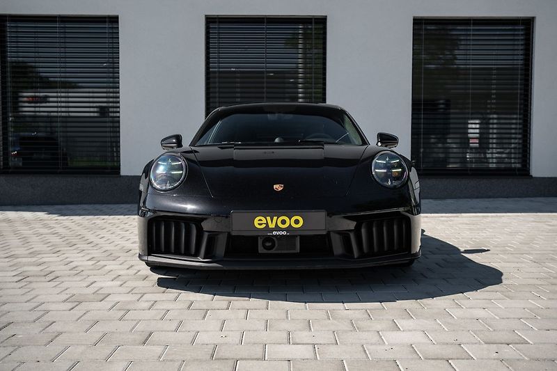 Porsche 911 Carrera GTS Coupe - fotka 2 z 28
