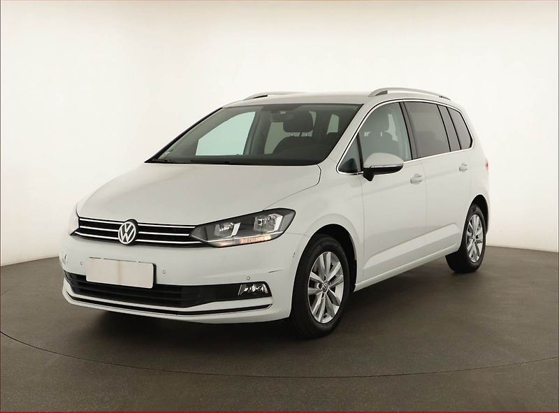 Volkswagen Touran (2019) 1.5 TSI - fotka 2 z 15