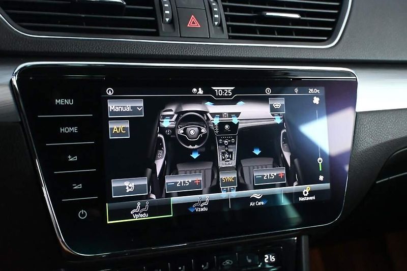 Škoda Superb (2022) 2.0 DSG LED VIRTUAL ACC Kamera - fotka 19 z 36