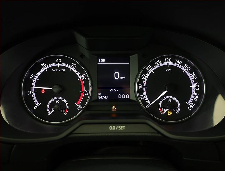 Škoda Octavia (2019) Ambition 1.0 TSI, Tempomat - fotka 9 z 15