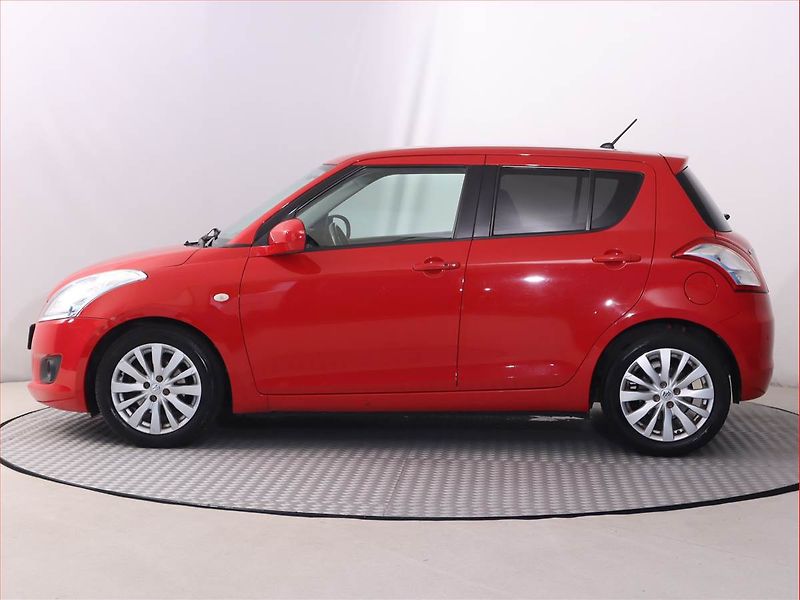 Suzuki Swift (2013) 1.2, Automat, Tempomat - fotka 3 z 17