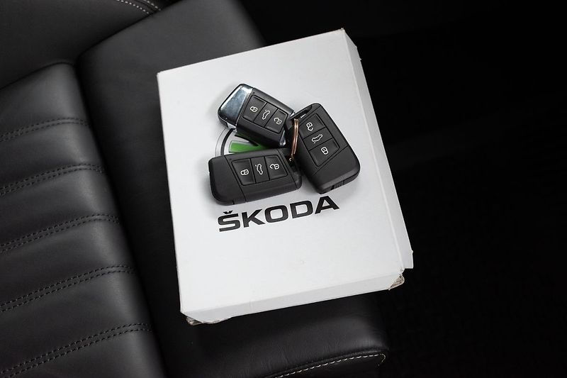 Škoda Superb 2.0TDI L&K*4xVÝHŘEV*DPH*ČR 1.M - fotka 41 z 49