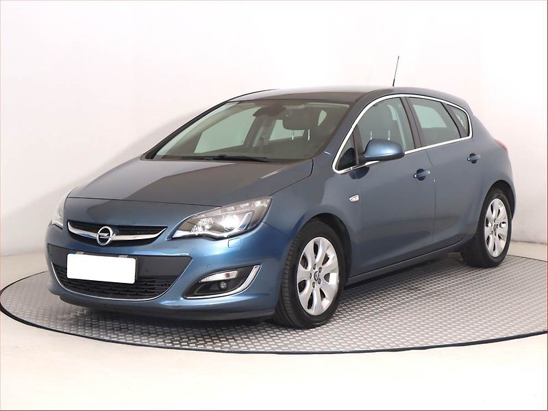 Opel Astra (2013) 1.7 CDTI, Serv.kniha, Xenony - fotka 2 z 15