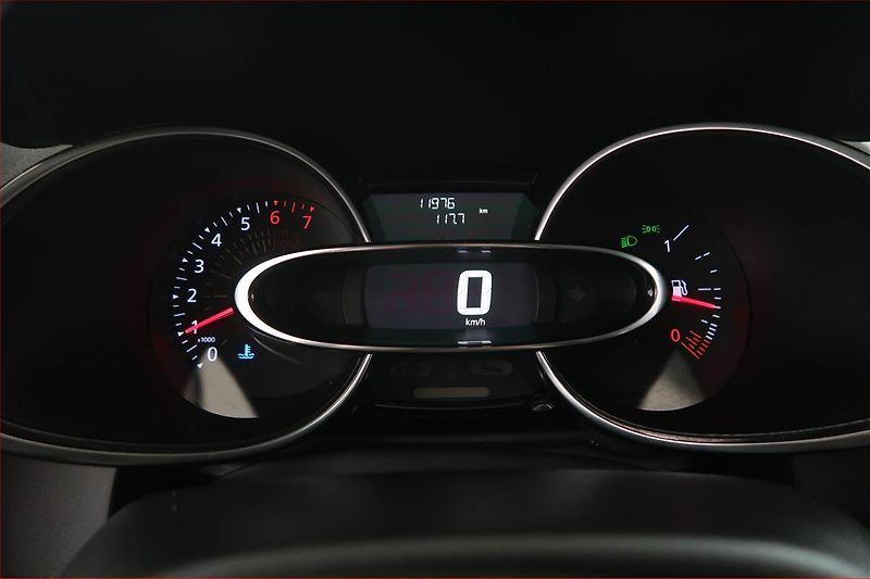 Renault Clio (2020) 0.9 TCe, ČR,1.maj, Tempomat - fotka 11 z 15