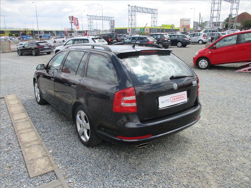 Škoda Octavia 1,6 MPI, aut.klima,serviska, - fotka 8 z 28