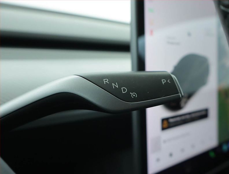 Tesla Model Y (2021) Long Range AWD 75kWh, SoH 92% - fotka 13 z 21