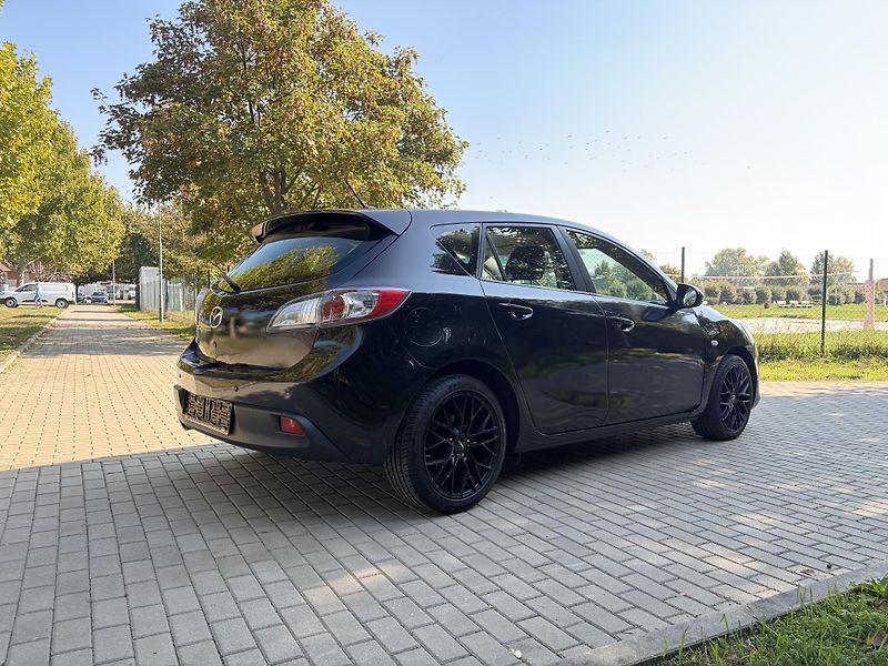 Mazda 3 1.6 Active Plus - fotka 9 z 28