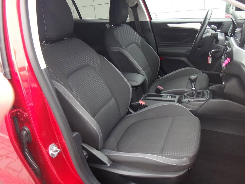Ford Focus (2021) Trend Edition 1.0 EcoBoost 92k - fotka 24 z 30