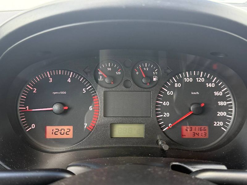 Seat Cordoba (2001) 1.4 8V 44 kW Stella - fotka 11 z 20