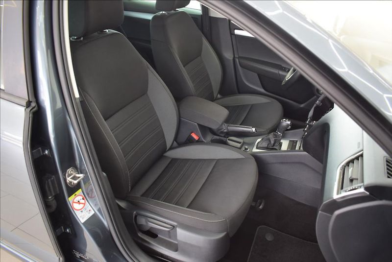 Škoda Octavia 1,6 TDi, DSG,NAVI,serviska, - fotka 15 z 40