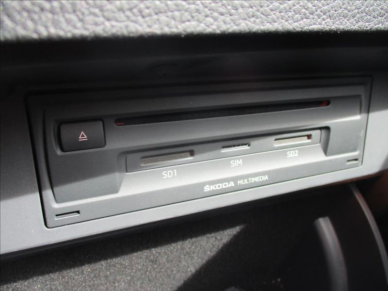 Škoda Superb 2,0 TDi,L&K,PANORAMA,DPH,CZ, - fotka 34 z 50