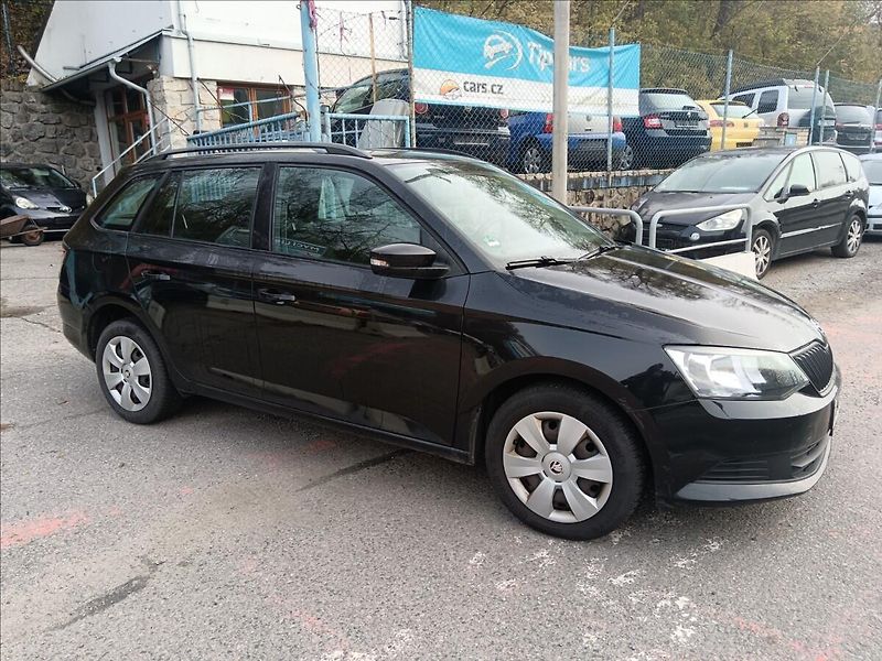 Škoda Fabia 1,0 MPi  Active - fotka 14 z 21