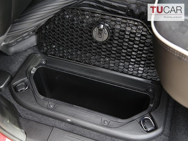 RAM 1500 (2026) Laramie 5.7 V8 HEMI 2026 - fotka 39 z 43