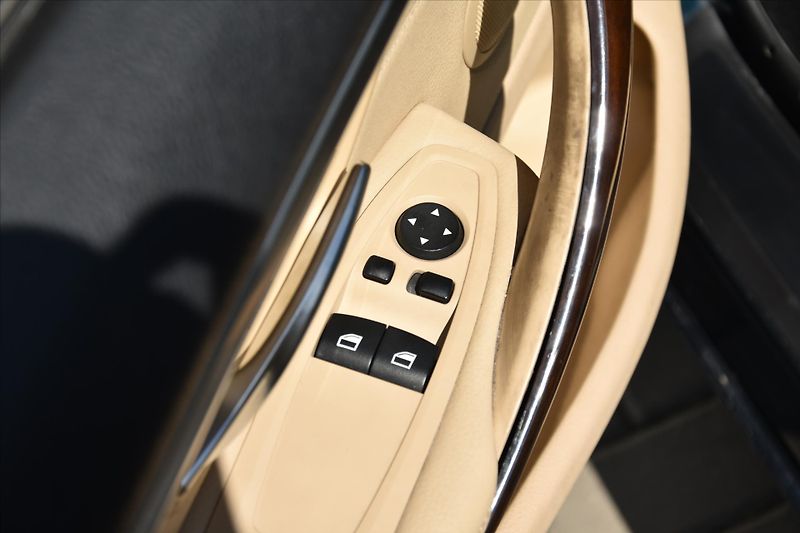 BMW Řada 4 428i 180kW SERVISNÍ KNIHA ČR - fotka 25 z 25