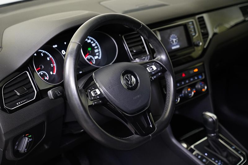 Volkswagen Golf Sportsvan - fotka 13 z 23