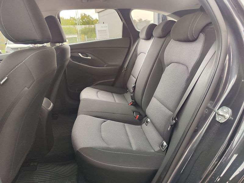Hyundai i30 1.0 T-GDI/88kW Comfort - fotka 10 z 27