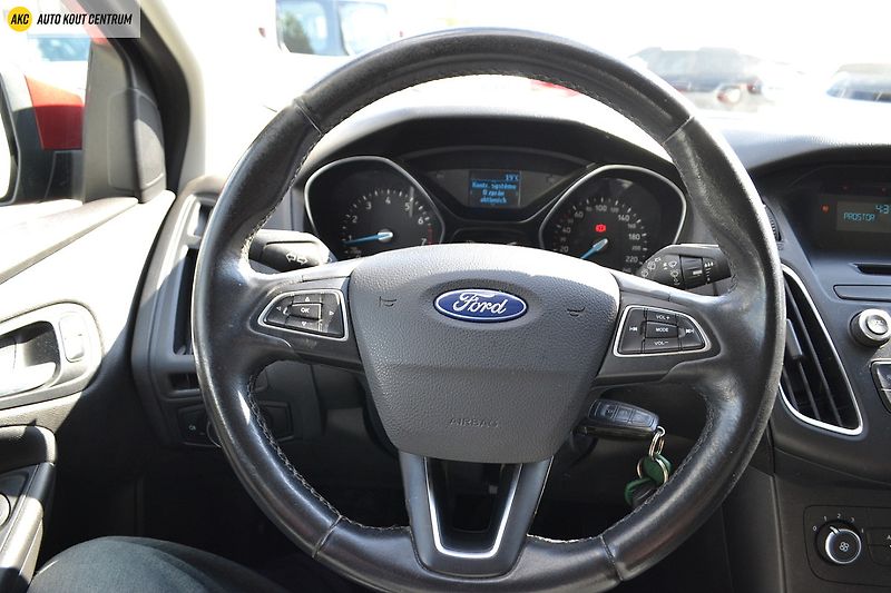 Ford Focus 1.6i - 77KW  TREND - fotka 26 z 39