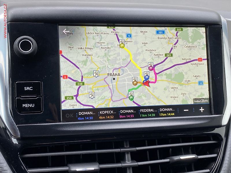 Peugeot 2008 (2019) 1.2 PT, Allure, kůže, navi - fotka 13 z 15