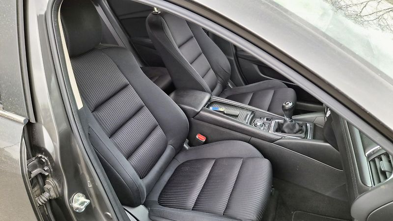 Mazda 6 2.0 benzin Facelit 1. majitel - fotka 14 z 41