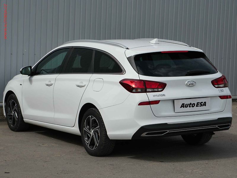 Hyundai i30 (2022) 1.5 T-GDi, ČR, Smart, AT, LED - fotka 6 z 20