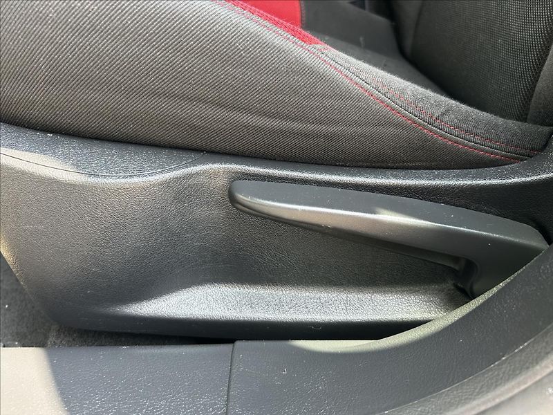 Peugeot 207 1,4 i  Klima,ISOFIX,CentrálDO - fotka 15 z 42