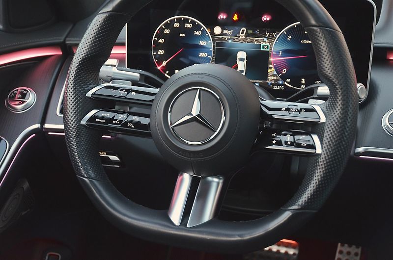 Mercedes-Benz Třídy S (2021) S 400d 4Matic AMG / ZÁRUKA - fotka 29 z 53